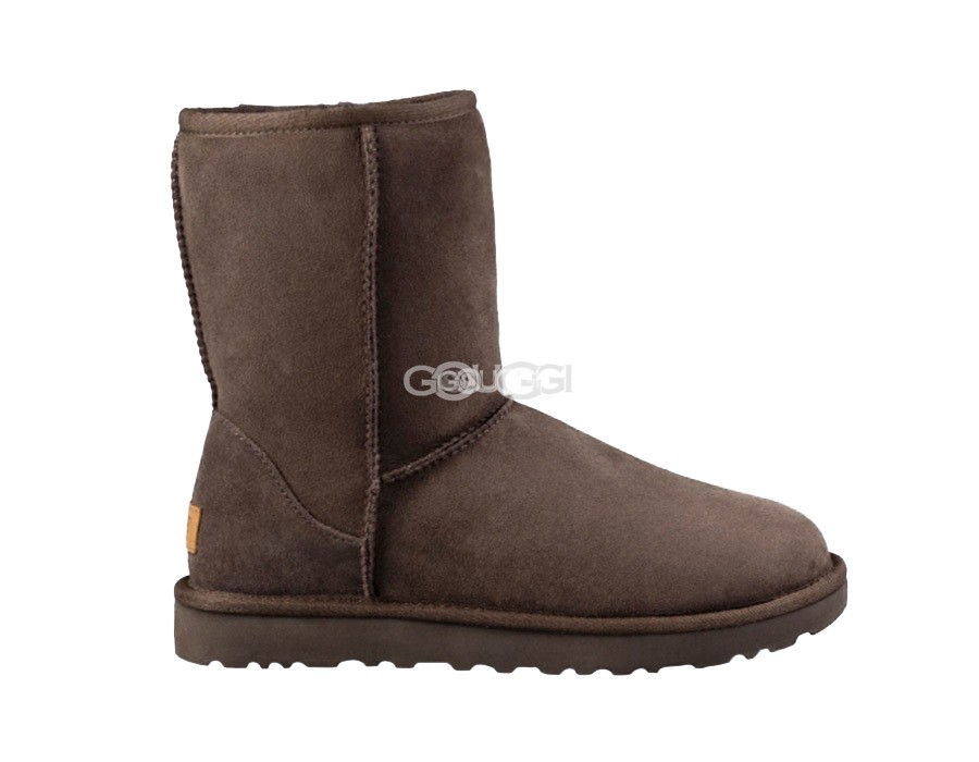 Uggs classic hot sale short chocolate